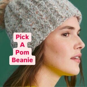 NWT Anthropologie Beanie hat with faux fur detachable Pom gray grey knit marled
